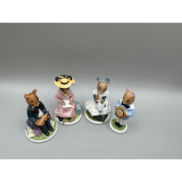 Vintage 1985 Franklin Mint Woodmouse Family Porcelain Figurines - Picture 2 of 7